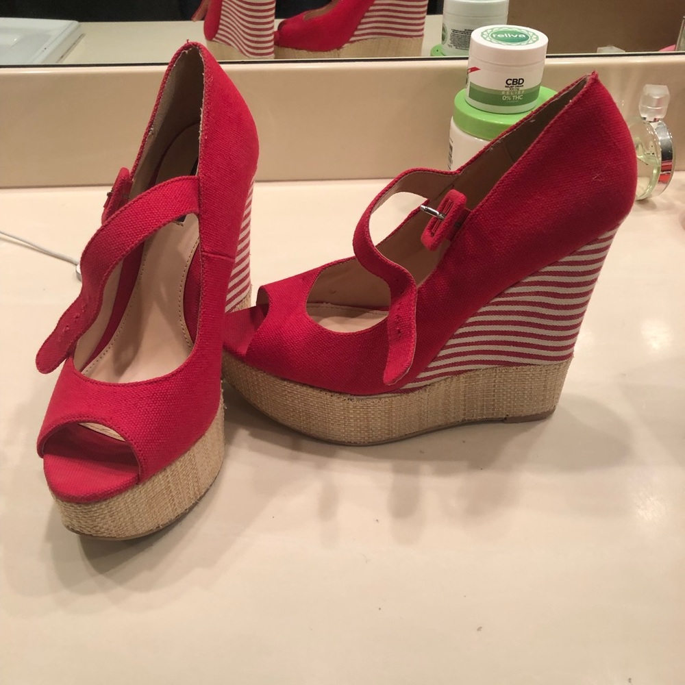 Forever 21 wedges size 8